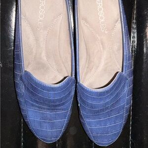 AEROSOLES Women's Textured Blue Flats
